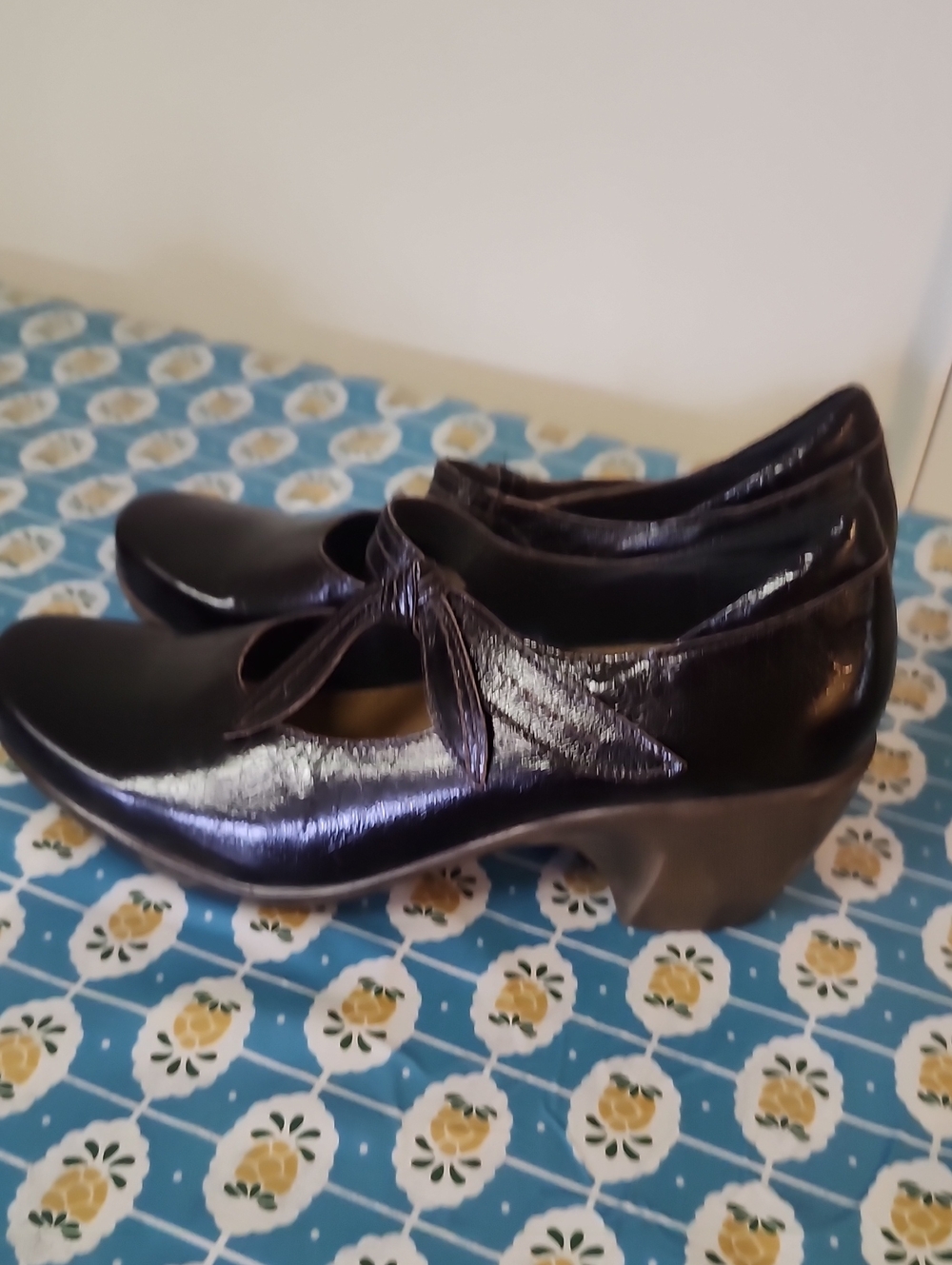 Naot Mary Janes Chunky Rubber Soles Size 9 / 9.5 Euro 40